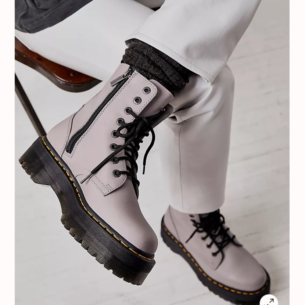 Dr. Martens Jadon Boot